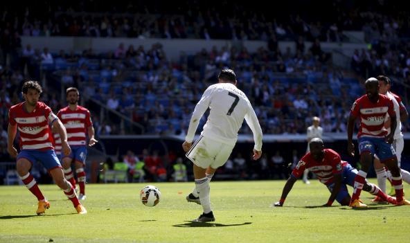رونالدو يقود ريال مدريد بحفل أهداف في شباك غرناطة