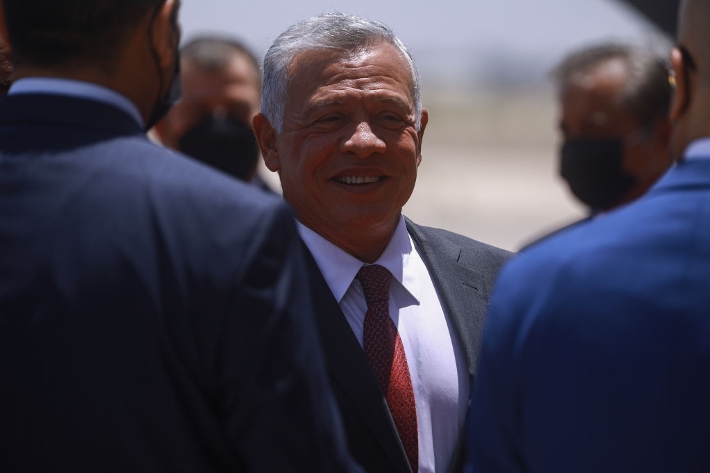جلالة الملك يعود إلى أرض الوطن
