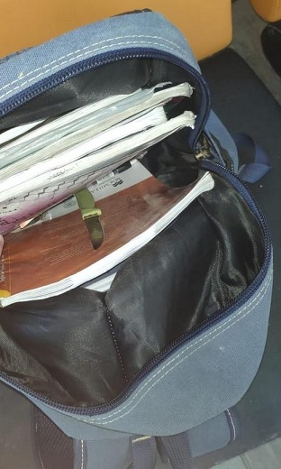 بعد العثور على حقيبته المدرسية بالقرب من مدرسته .. الأمن: هنا وجدنا “الطفل”