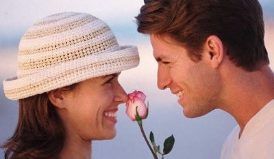 العلاقة الحميمة تزيد المرأة جمالاً