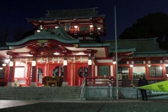 ياباني يقتل 3 أشخاص بسيف ساموري في ضريح بطوكيو