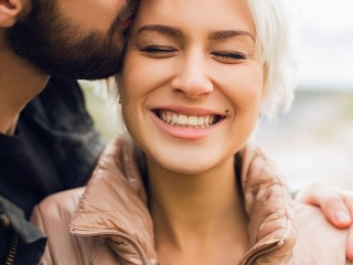 6 تصرّفات يوميّة تقوّي العلاقة الزوجية… احرصوا على القيام بها !