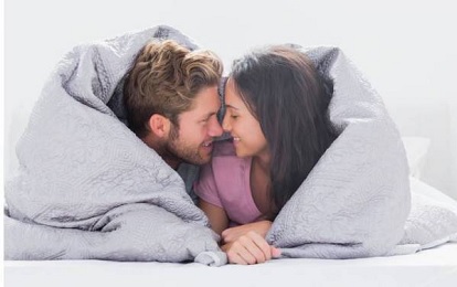 هكذا تحافظين على شعلة حياتكما الحميمة بعد الزواج