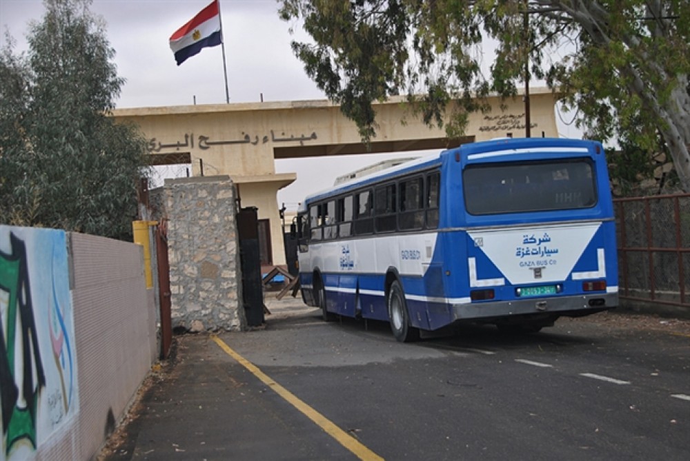 238 شاحنة دخلت من مصر الى غزة عبر معبر رفح خلال 4 أيام