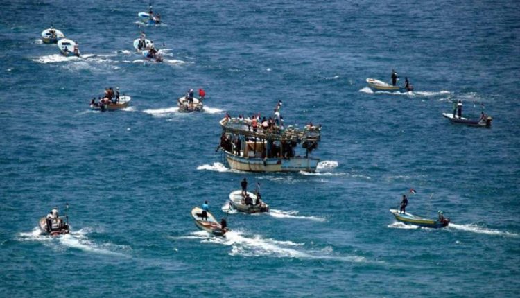 32 مصابا برصاص الاحتلال جراء قمع المسير البحري الـ12 شمال غزة