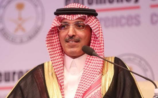 وزير سعودي: الخمس سنوات المقبلة صعبة على المملكة وعائدات النفط لم تعد كافية لفاتورة رواتب الموظفين
