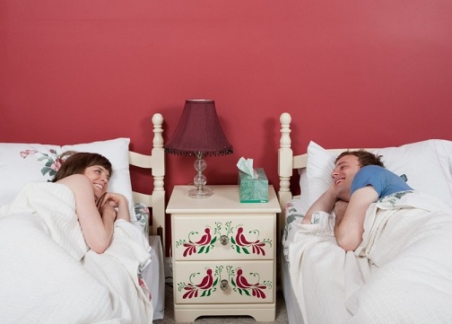 تأثير العلاقة الحميمة على النوم