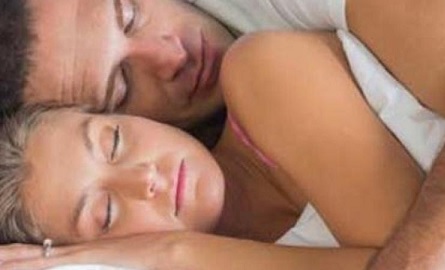 العلاقة الحميمة أقصر الطرق لنوم عميق