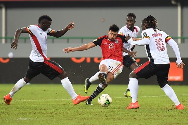 منتخب مصر يخطف فوزاً قاتلاً من أوغندا بأمم أفريقيا
