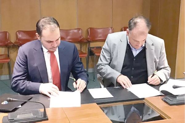 اتحاد الكرة يوقع اتفاقية تعاون مع الدوري الاسباني لكرة القدم
