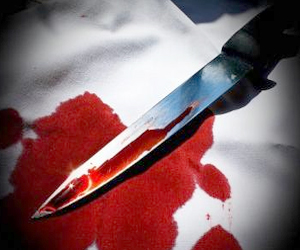 شاب يقتل والده طعناً بسكين في نهار رمضان