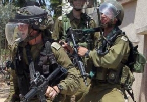 اشتباكات بين فلسطينيين وجنود اسرائيليين بالقدس بعد استشهاد نشطاء في جنين
