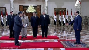 الحكومة المصرية تؤدي اليمين أمام السيسي