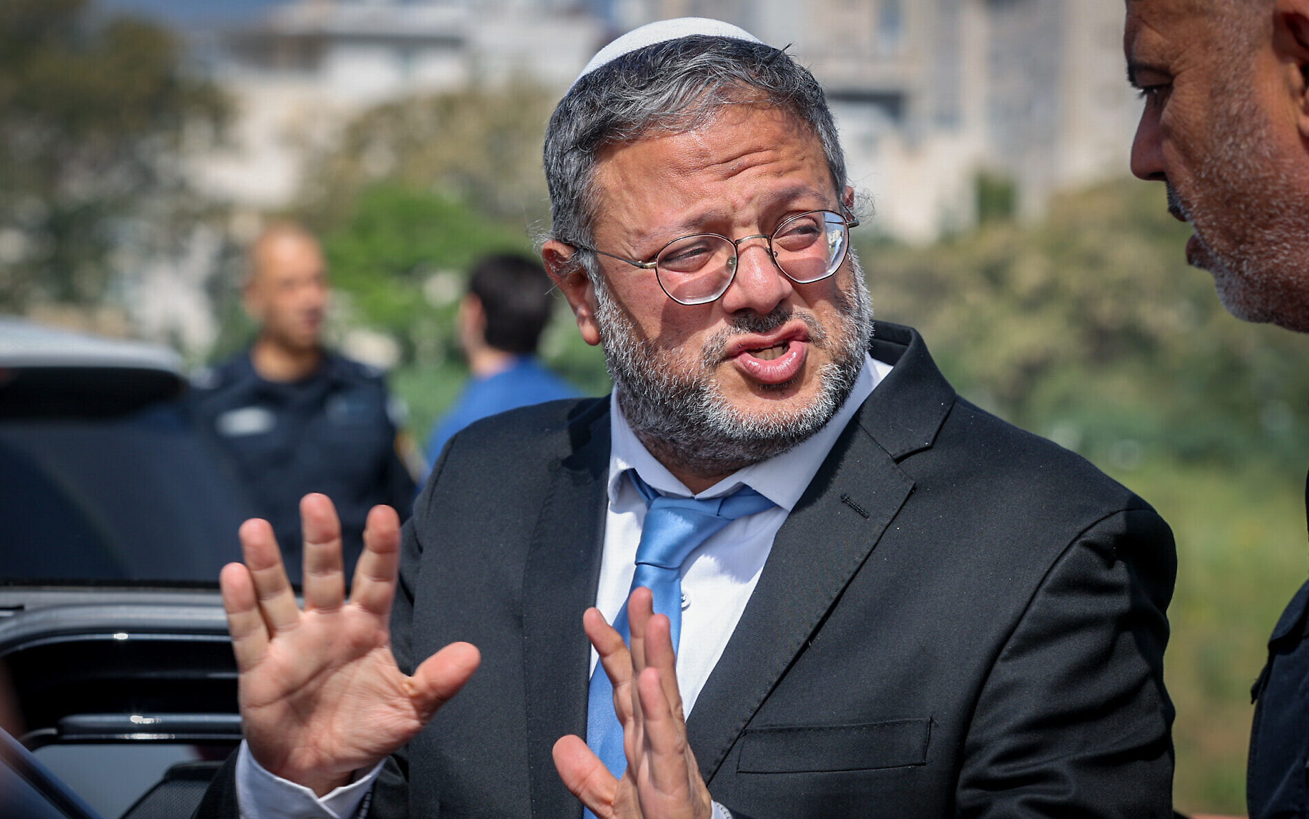 بإشراف بن غفير.. هدم منشآت داخل الأونروا في القدس