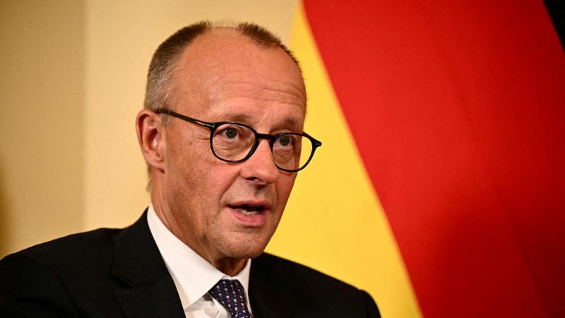 المستشار الألماني: أيام النظام الإيراني باتت “معدودة”