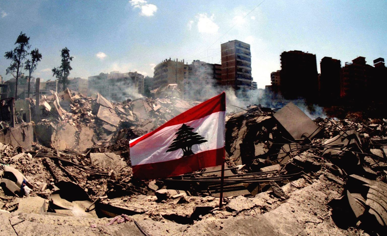 ما بين الغارات والمحادثات.. لحظات حاسمة للبنان في واشنطن