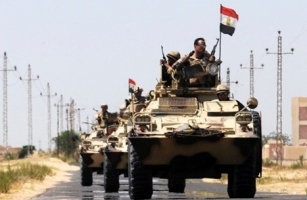 مصر.. مقتل 74 مسلحا وعميد شرطة في سيناء