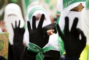 حماس تضع المصالحة في مأزق بعد عام من الاتفاق بشأنها