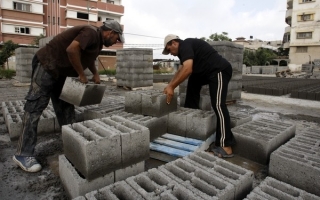 خطة قطرية لإخراج شركات مواد البناء المصرية من سوق غزة لصالح إسرائيل