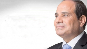 السيسي يتعهد بـ “القصاص” اثر مقتل ضابطي شرطة بتفجيرين في القاهرة