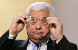 عباس يتباكي على العدالة ويتردد في الانضمام للمحكمة الجنائية الدولية