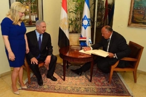 الخارجية المصرية تكشف تفاصيل محادثات شكري ونتنياهو