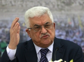 “هآرتس”: عباس تعهد لكيري العمل على “تهدئة” الأوضاع في الضفة!