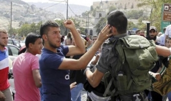 هآرتس: الأمن الاسرائيلي عاجز عن مواجهة ثورة السكاكين