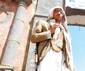 “الحوثيون” يواصلون احتلال المدن اليمنية