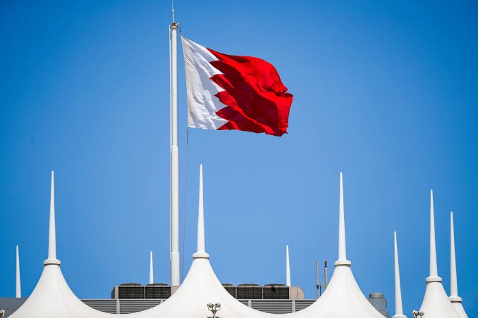 البحرين تعلن تعرضها للاستهداف بعدد من المسيرات الإيرانية