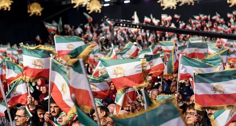 رهان واشطن على تغيير النظام الإيراني يصطدم بـ “ضعف المعارضة”