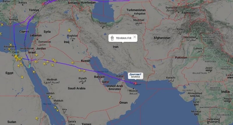 مصر تخطر طائراتها المدنية بتجنب المجال الإيراني بهذا التوقيت
