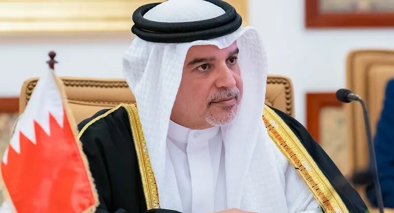 ولي عهد البحرين: اعتداءات إيران تستدعي اتخاذ مواقف حازمة