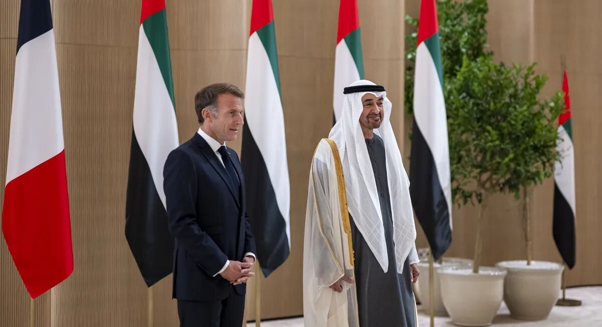 محمد بن زايد وماكرون يشهدان إعلان إطار عمل الشراكة الدفاعية