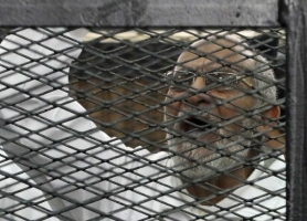 الحكم بإعدام مرشد الإخوان في قضية “رابعة” بمصر