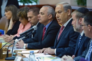 هآرتس: القيادة السياسية الإسرائيلية رفضت توصية بإغلاق الضفة والقدس