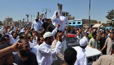 “معركة الدستور” بين الإسلاميين والقضاة في مصر