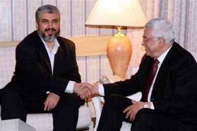 بدء اجتماع عباس ومشعل في القاهرة لاحياء المصالحة 