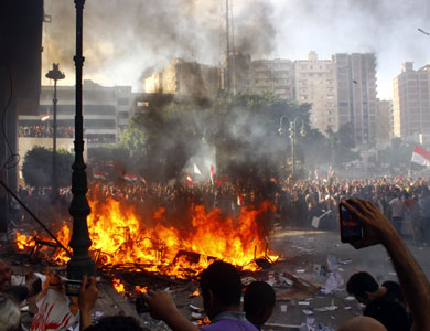 مصر.. احتقان في الشارع وتحذيرات من حرب أهلية