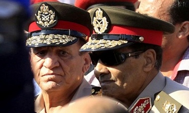 حرب الجنرالات على رئاسة مصر: عنان تحت المراقبة