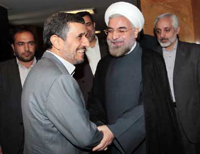 نجاد يدعو روحاني لمناظرة على خلفية انتقاده لحكومة بلاده السابقه