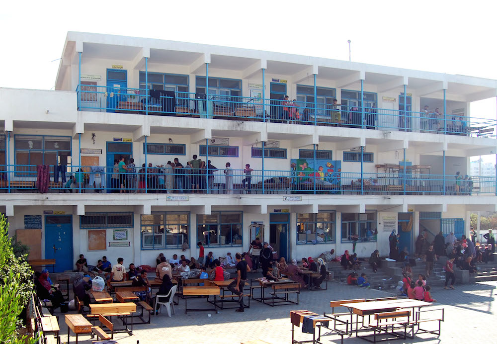 “الأونروا” تجهز 50 مدرسة للطوارئ استعداداً لأي كوارث في قطاع غزة