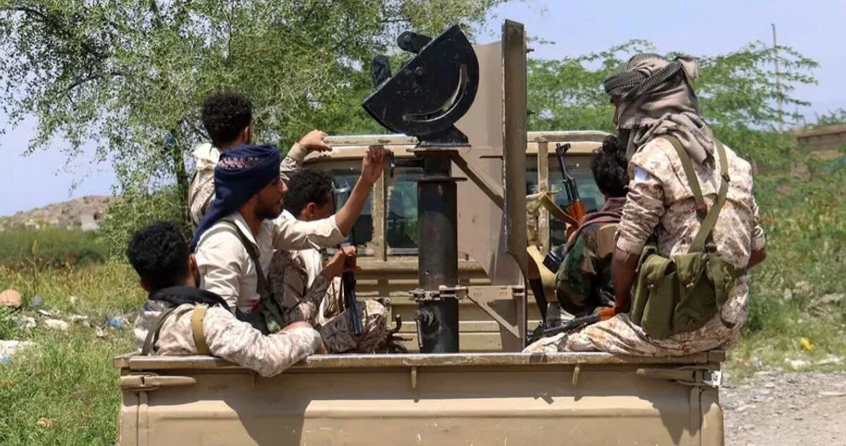 اليمن.. القوات الحكومية تطلق عملية لاستعادة باب المندب