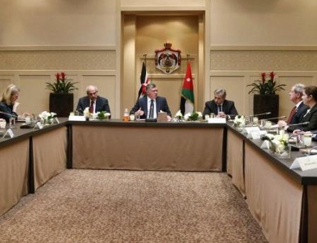 الملك يستقبل وفد لجنة الخدمات العسكرية في (النواب الأميركي)
