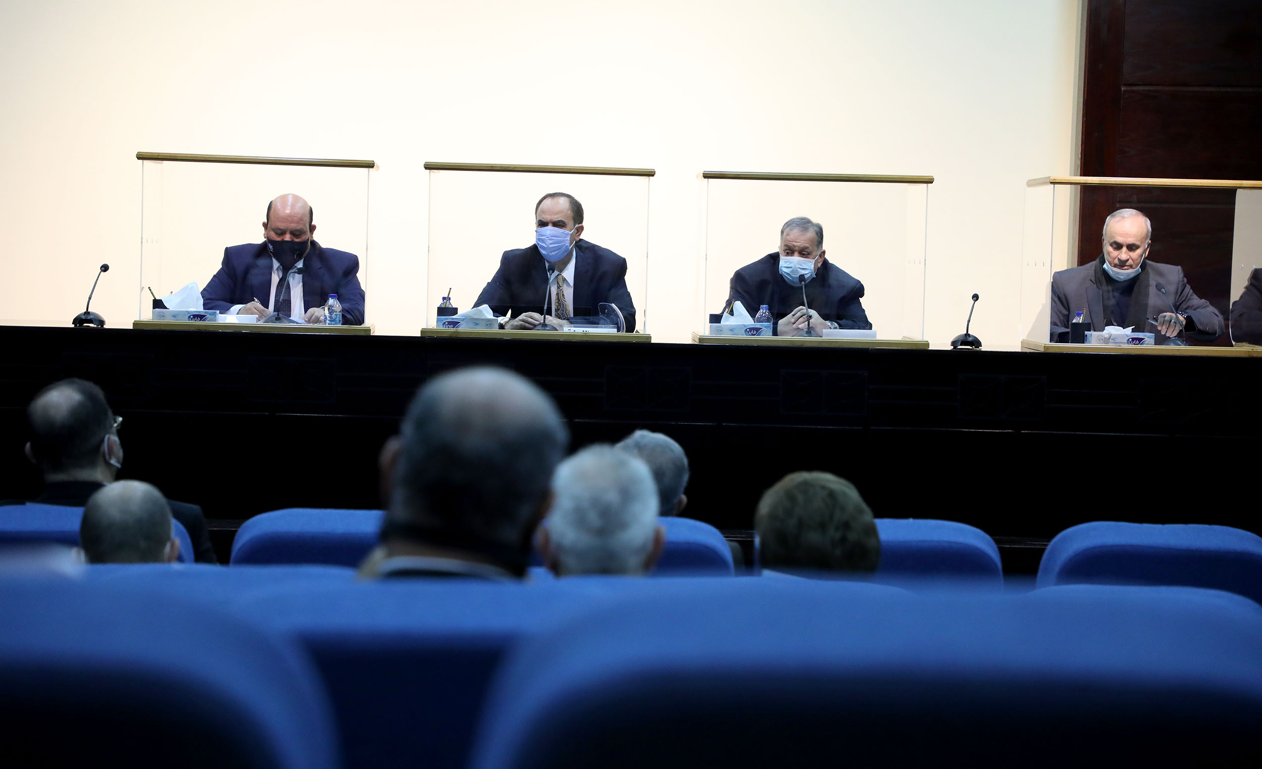 مالية الأعيان تلتقي جماعة عمّان وممثلين عن قطاعات اقتصادية