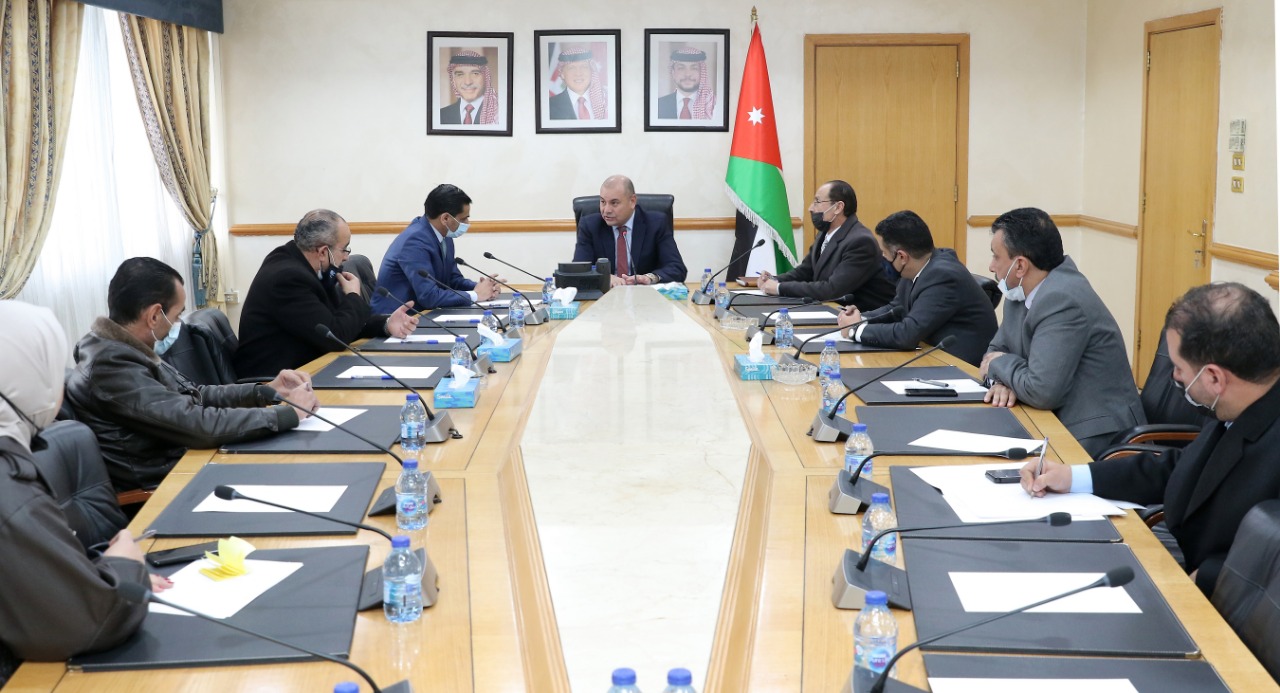 العودات يلتقي نقيب وأعضاء نقابة الصحفيين