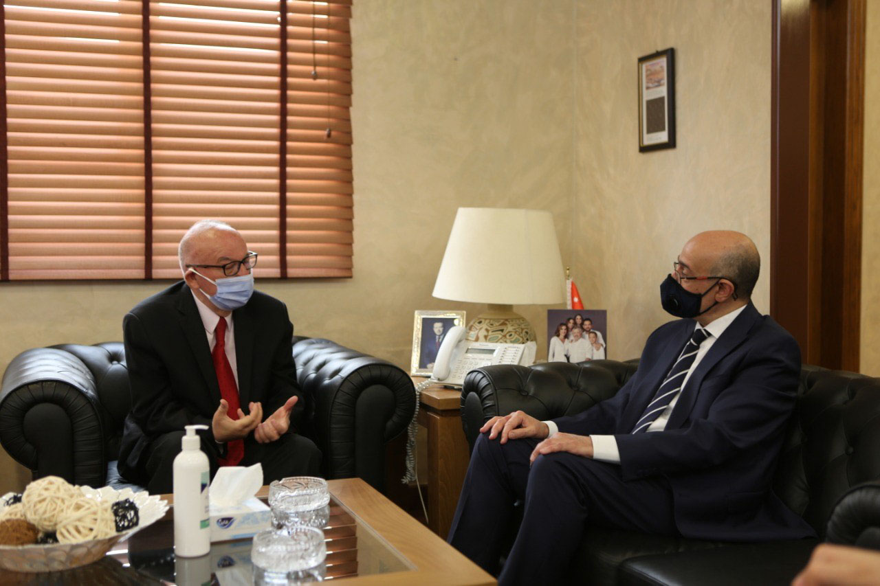 وزير الأشغال العامة والإسكان يلتقي السفير التونسي