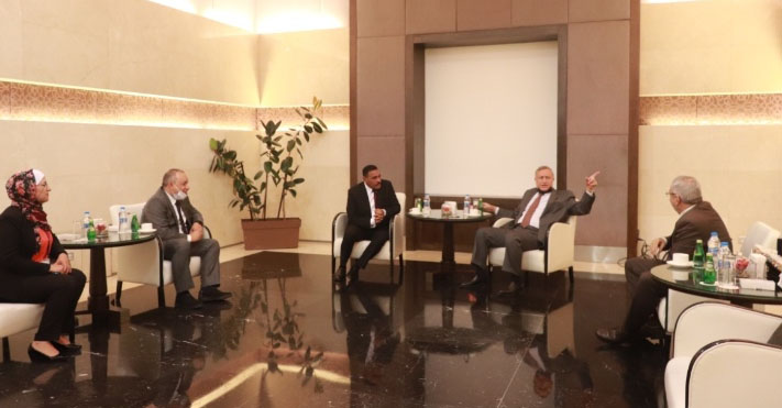 وزير البيئة يبحث مع وفد مصري انجازات مشروع الأنظمة السليمة لتنمية المراعي