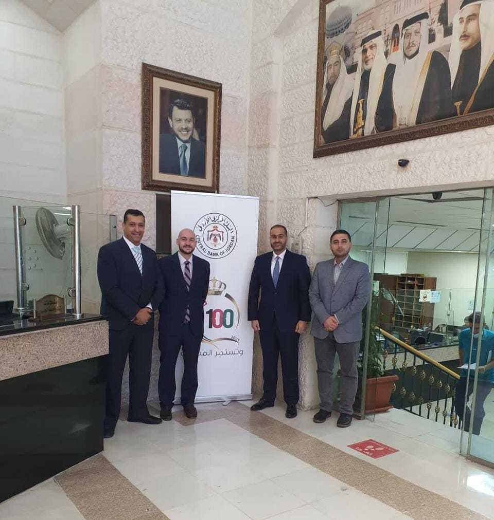 الجامعة الأردنية تبحث تعزيز المدفوعات الإلكترونية