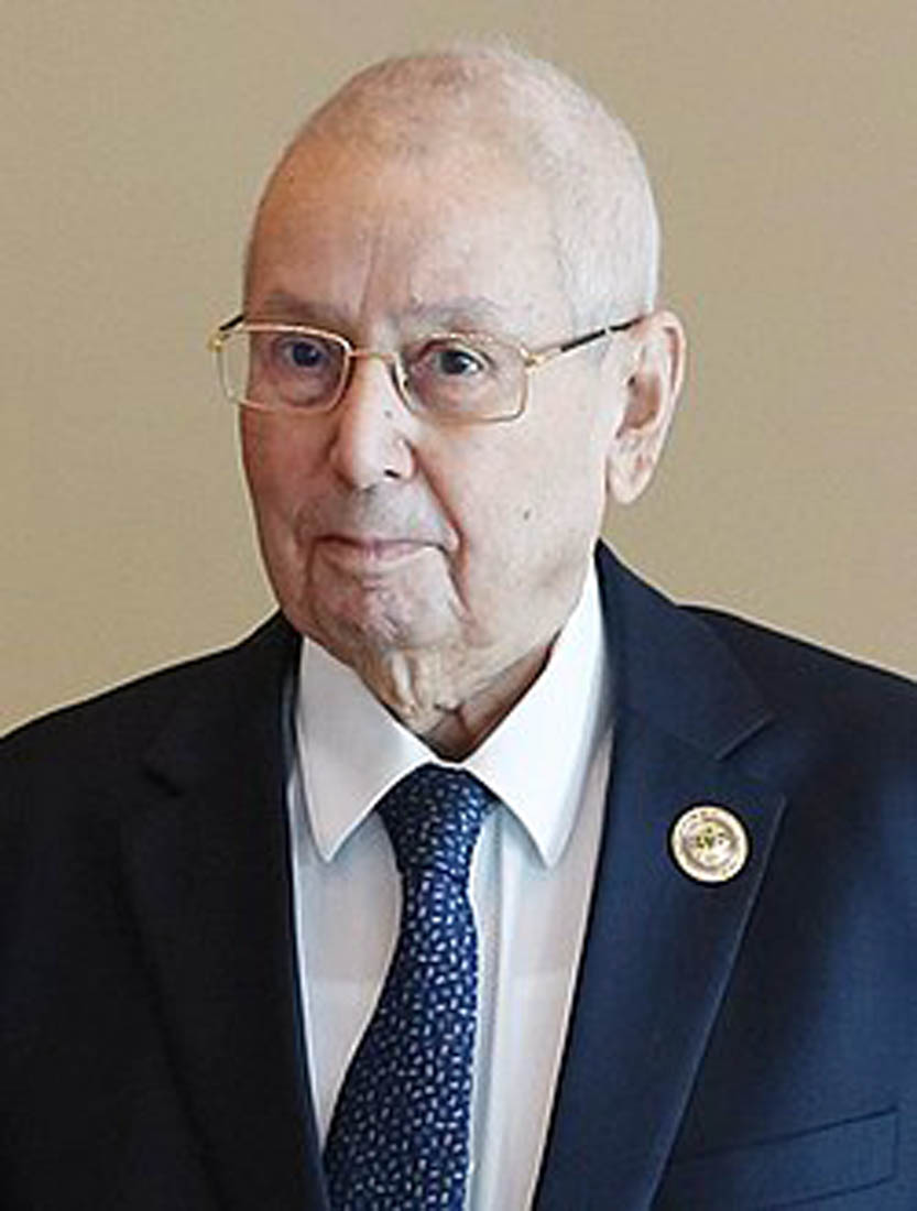 وفاة الرئيس الجزائري الأسبق عبد القادر بن صالح